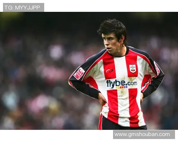 从青涩少年到足球巨星的成长之路与奋斗历程解析