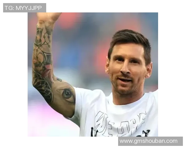 女生对足球明星的热爱与追逐背后隐藏的故事与情感探索